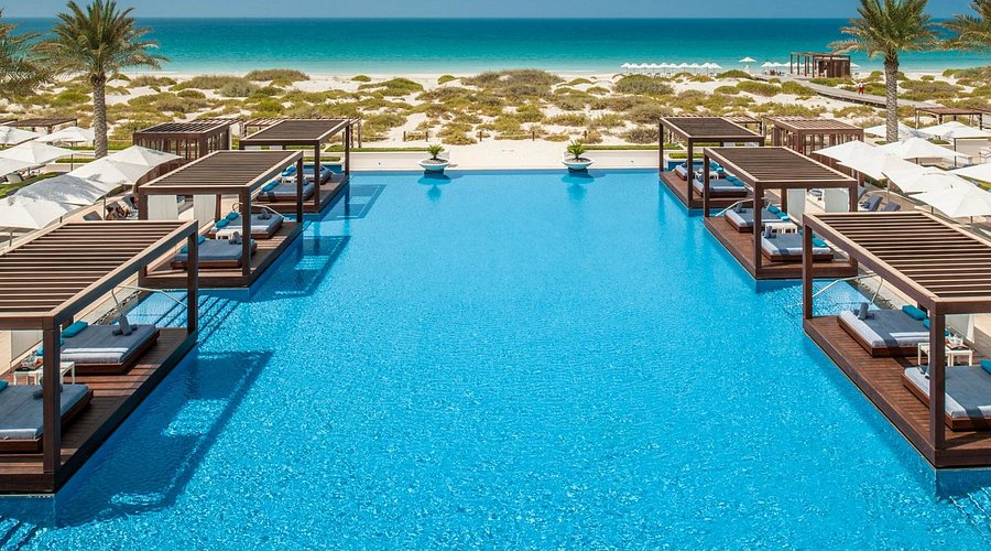 Cabana & Daybed Shade Solutions for Luxury Resorts in Abu Dhabi